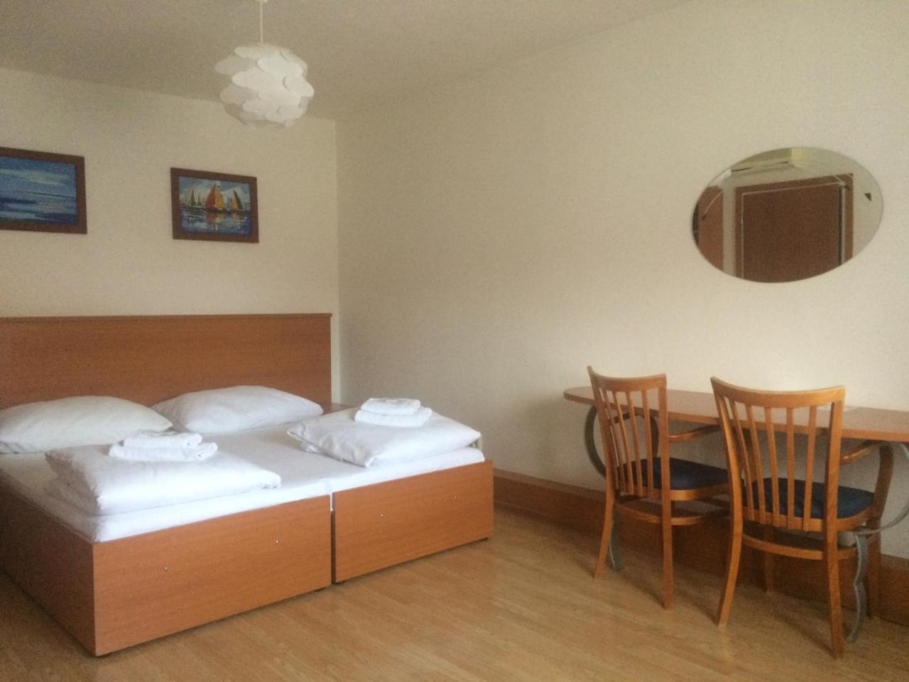 Doppelzimmer mit Gemeinschaftsbad