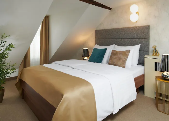 Golden Angel Suites By Adrez Praag